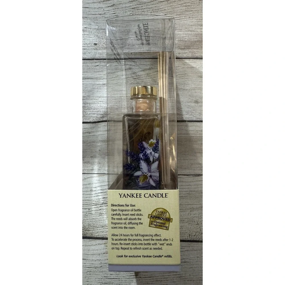 NIB Yankee Candle 3 oz Reed Diffuser Lavender Vanilla Hand Decorated Glass NEW